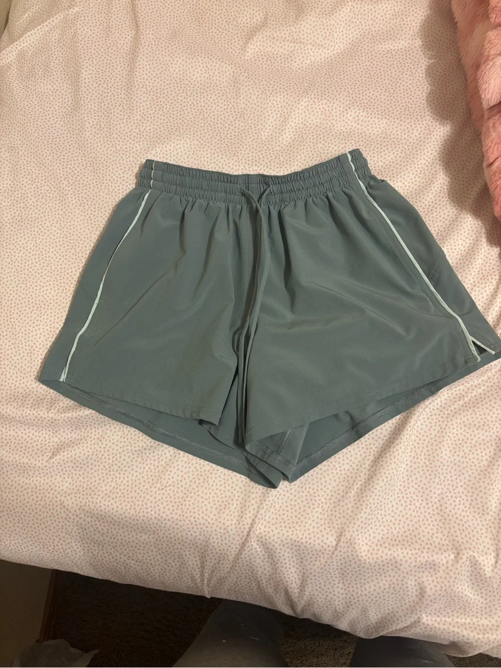 lululemon athletica lightweight athletic